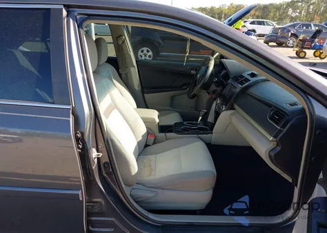 2014 Toyota Camry L z USA, uszkodzony, nr VIN 4T1BF1FK0EU817180